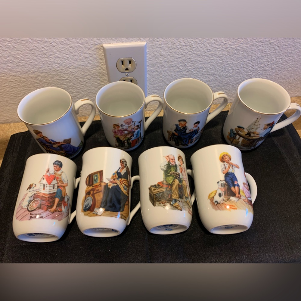 🎉🎉Norman Rockwell mugs with gold trim🎉🎉